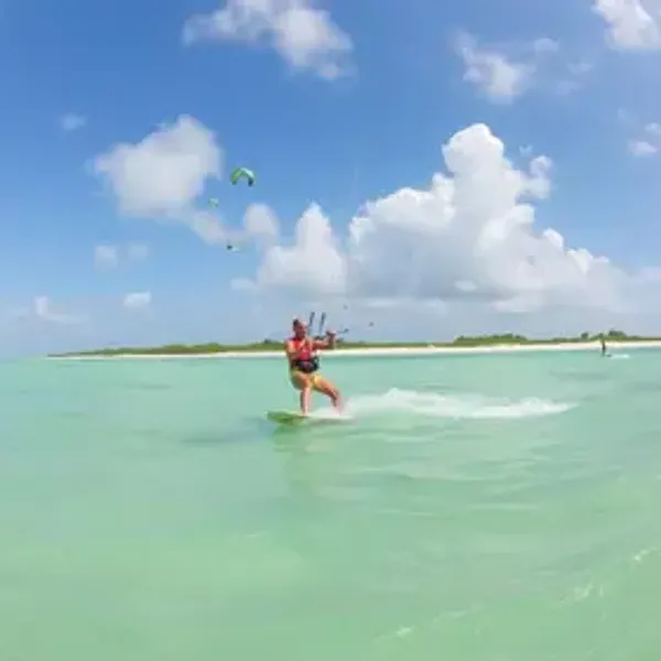 Melhor lugar para kitesurf em Guriú: o que saber para planejar melhor