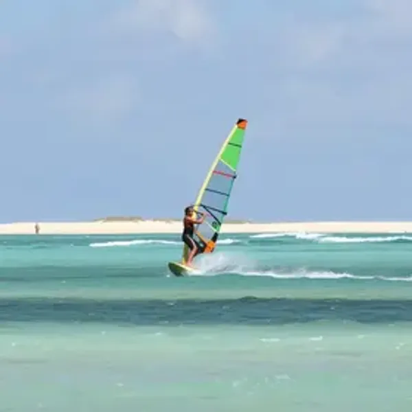 Melhores meses para windsurf em Jericoacoara: melhores opções para incluir no roteiro
