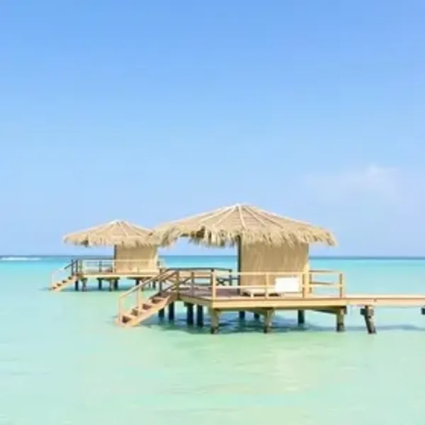 Melhores beach clubs em Jericoacoara: lista prática para escolher melhor