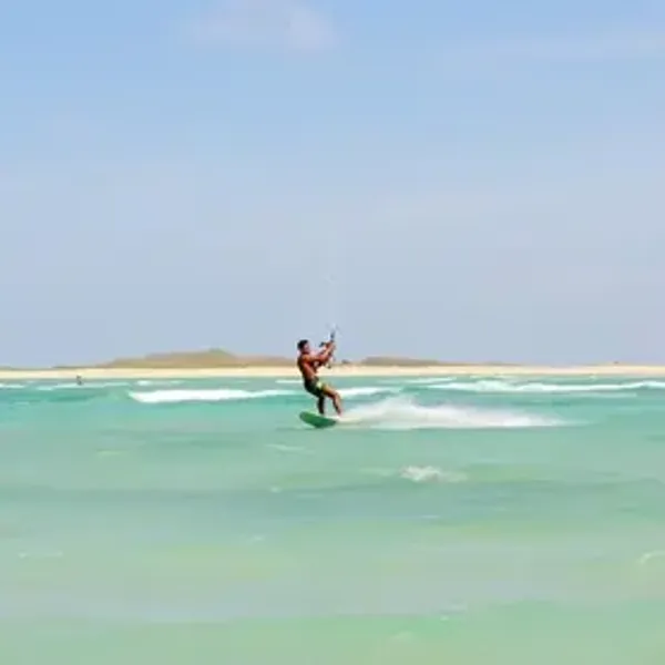 Melhor lugar para kitesurf em Tatajuba: informações úteis para sua viagem