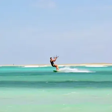 Melhor época para kitesurf em Jericoacoara: o que saber para planejar melhor